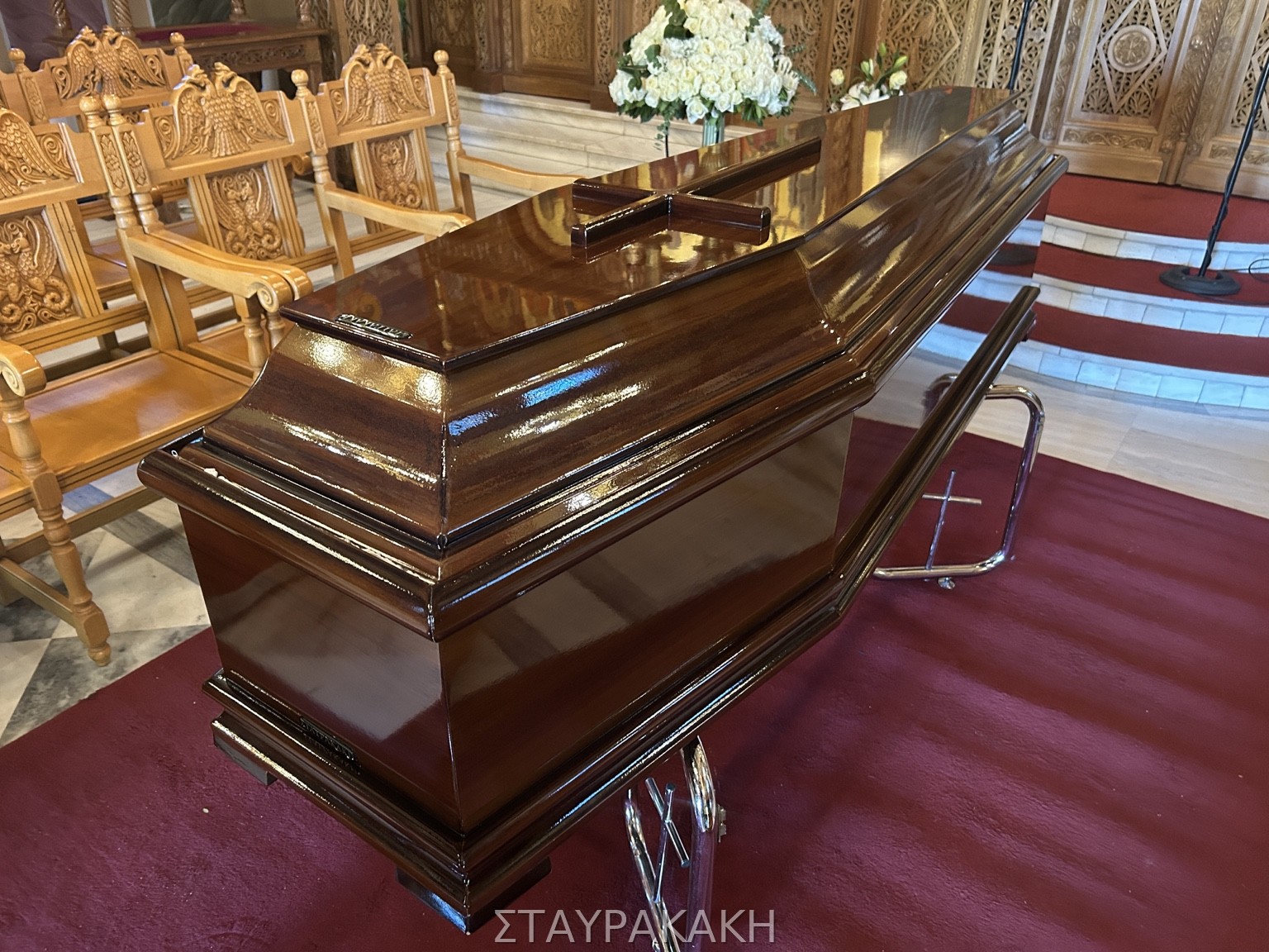 Φέρετρο επιλογής 3 από το Γραφείο Τελετών Σταυρακάκη